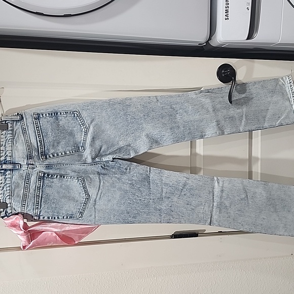 Juicy Couture Melrose Wash Indigo Studded Chain Girlfriend Jeans Women's 24 NWT - Picture 3 of 6